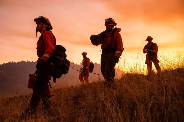 Powerful and dramatic photos of California fires - Fire, Firefighters, The photo, California, Buzzfeed, Translation, Longpost