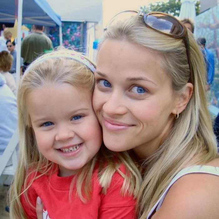 Over the years, Reese Witherspoon's daughter becomes more like Reese Witherspoon than Reese Witherspoon herself. - Reese Witherspoon, Celebrities, The photo, Actors and actresses, Parents and children, It Was-It Was, Longpost
