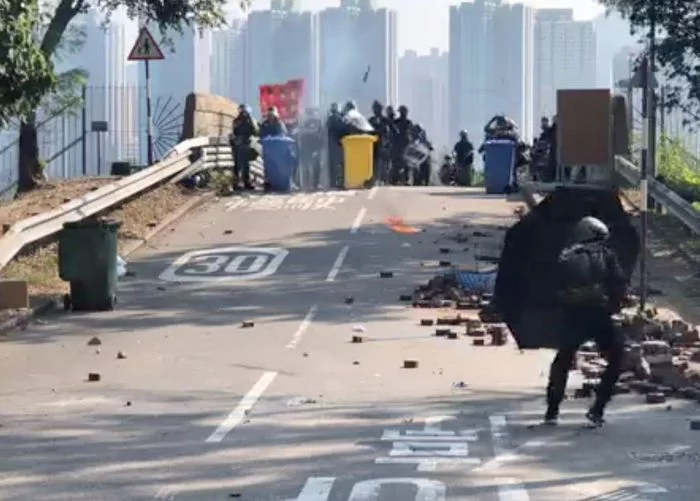 Storming the CUHK campus - My, Hong Kong, Protest, Police, Disorder, Longpost