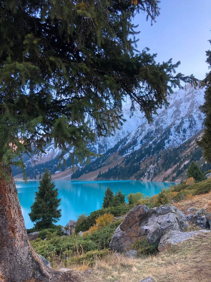 A small piece of Big Almaty Lake - Lake, Snow, Nature, Landscape, The mountains, Autumn, My, The photo, Kazakhstan