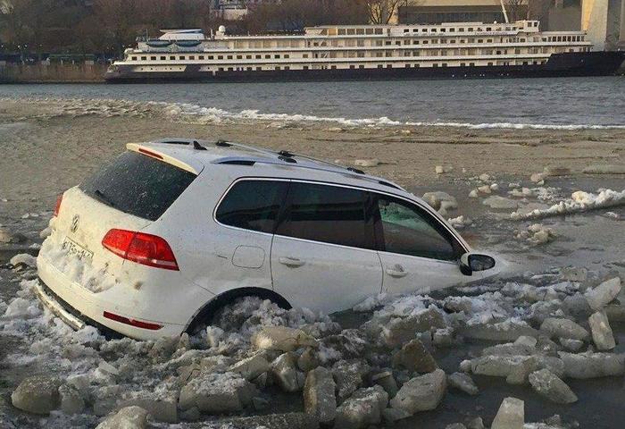 В продолжение поста  Еще одна жертва покатушек по обмелевшиму Таганрогскому заливу - Река Дон, Утопленник, Обмеление, Видео, Длиннопост