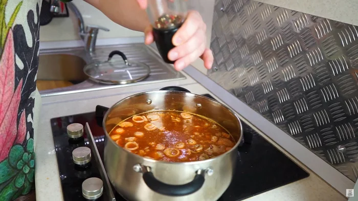 Солянка мясная сборная. Солянка с мясом, Кулинария, Длиннопост, Зажарка, Видео, Рецепт, Видео рецепт, Еда, Наготовке