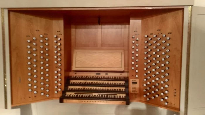 Organ keyboard - My, Organ, Kaliningrad, Cathedral