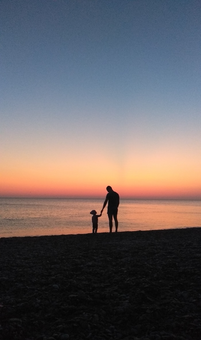 "На небе только и разговоров, что о море и о закате"