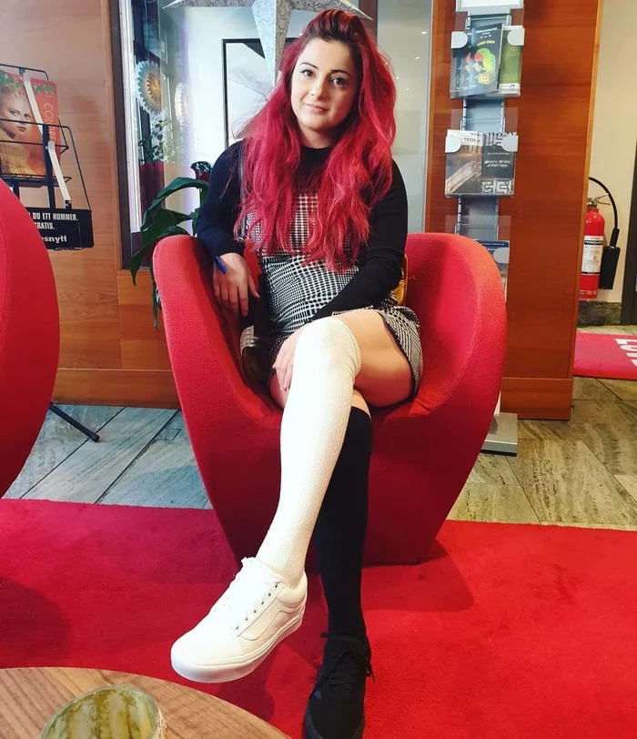 In different socks - Red hair, Girls