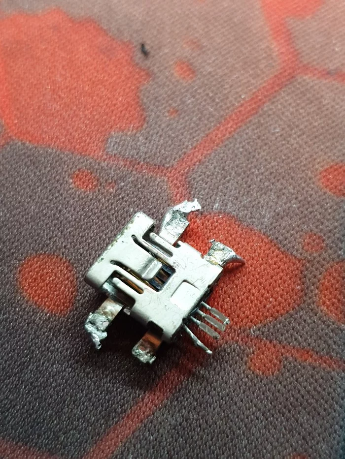 Repair after renovation. Where do you come from? - My, Repair of equipment, Nest, Soldering, Collective farm, Recovery, Longpost