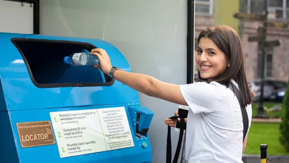 A “smart” trash can from Yerevan gives gifts and recognizes people by QR code - Armenia, Plastic, Ecology, Waste recycling, Technologies, Garbage, Separate garbage collection, Garbage bins, Longpost