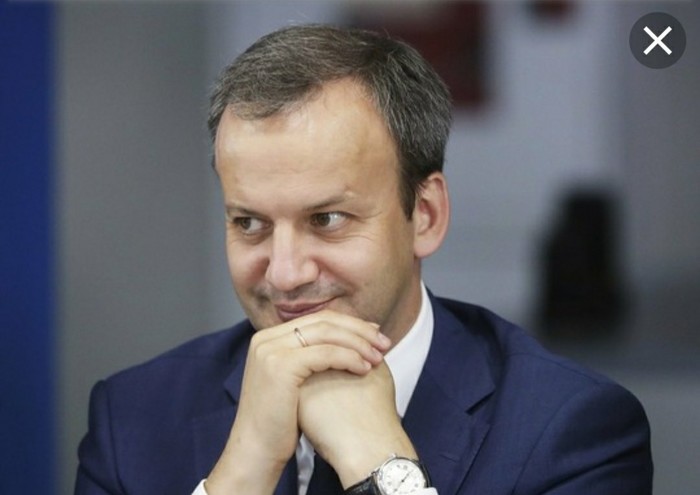 Could you tell me what country Dvorkovich, a so-so politician-economist and friend of the president and prime minister, lives in? - Tag, Etc, Chess