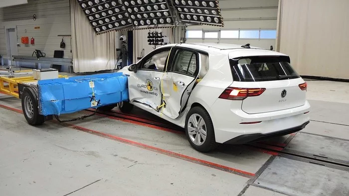 VW Golf получил 5 звезд Euro NCAP, несмотря на серьезные проблемы - Новости, Авто, Новинки, Машина, Длиннопост