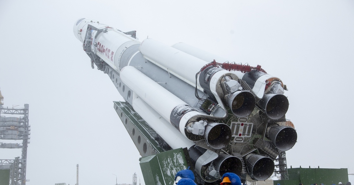 Российские ракеты. Протон-м ракета-носитель. Ракета Протон Роскосмос. Протон м Байконур. Proton-m ракета.