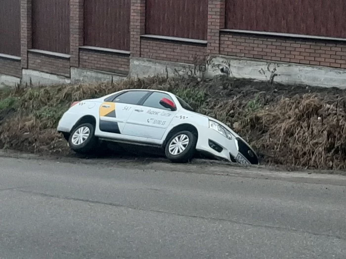 Tired? Lie down and rest - My, Stavropol, Taxi, Yandex Taxi, Road accident, Longpost