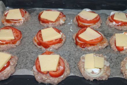 Cutlets in the oven with cheese, onions and tomatoes - My, Cutlets, Preparation, Instructions, The photo, Longpost, Recipe, Cooking