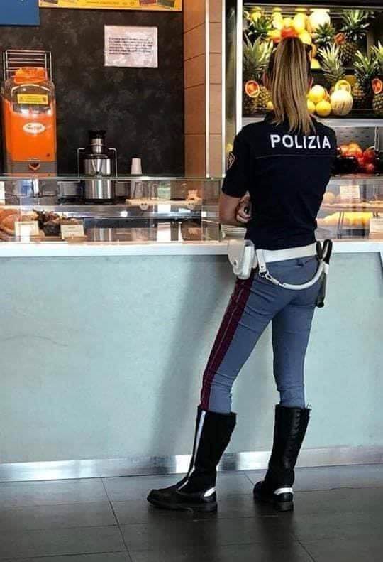 Italian police - Form, Police, Italy, Girls