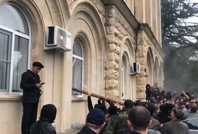 And again the color revolution? - Abkhazia, Protest, Indignation, Coup d'etat, Longpost, Politics