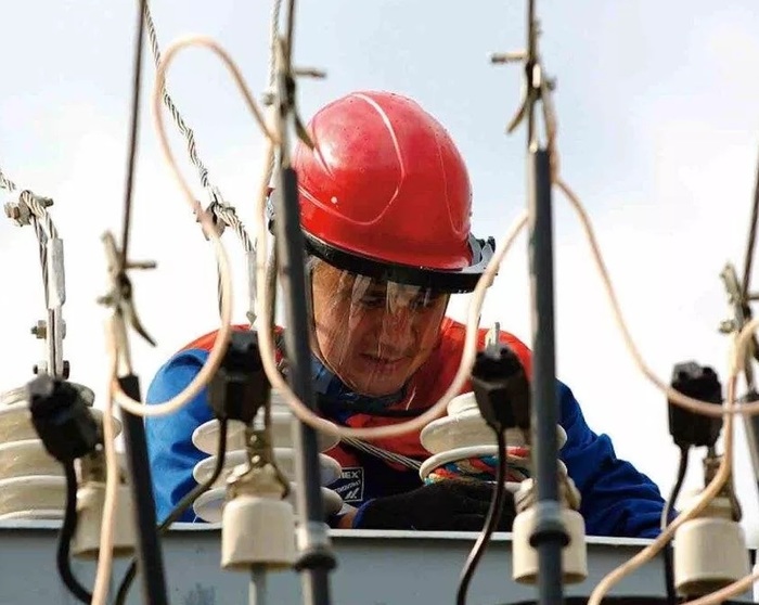 Пьяный электромонтёр