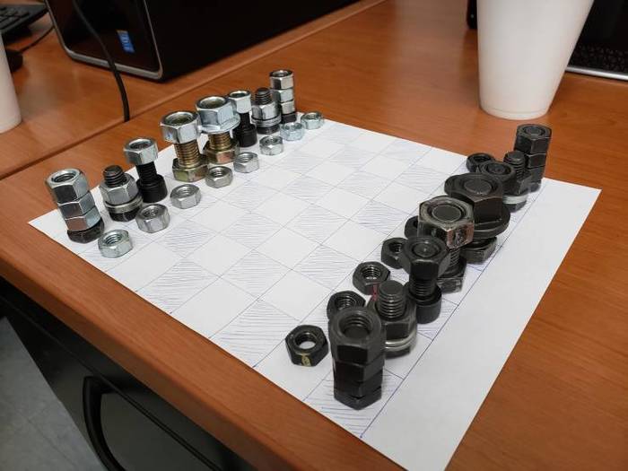 On a working afternoon - Chess, Bolt, screw, Images