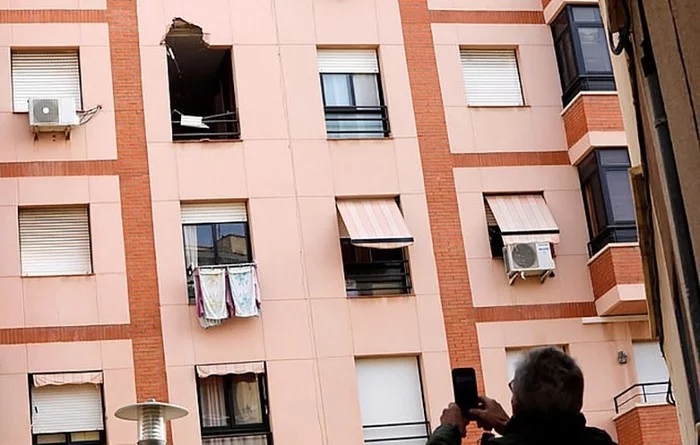 The explosion of a chemical plant in Spain: a man who was in his apartment 3 kilometers from the place of emergency died - news, Spain, Death, Explosion, Factory, Accident, Video, Longpost