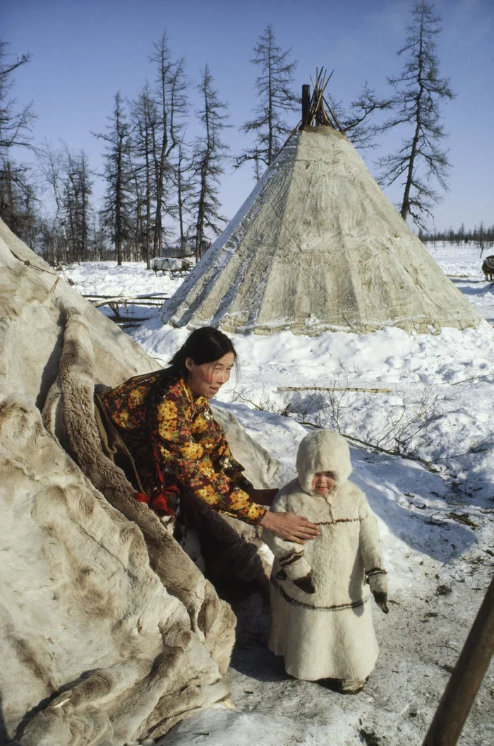 1980. Neighborhoods of Salekhard. A child leaves the reindeer herders' yurt - 1980, Yurt, Salekhard, Children