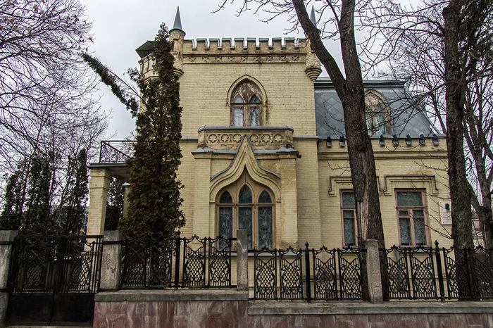 The castle where doctors lived (and one ghost) - My, Caucasus, Travels, Travel across Russia, North Caucasus, Essentuki, Story, Longpost