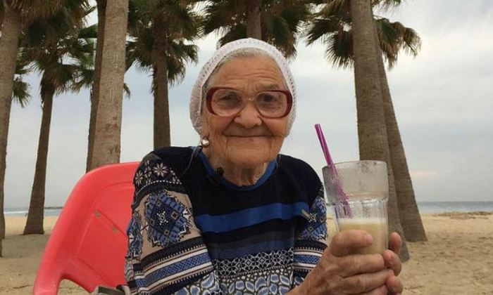 �������