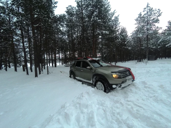 Snow and blizzard. We break through the forest road. No. 1. Duster, L200, Terrano New. 4x4. offroad. Murmansk - My, Duster, Renault, Nissan, Mitsubishi, 4x4, Offroad, Murmansk, Snow, Video, Longpost, Renault Duster, Renault