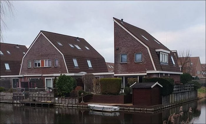 Stuck in textures - House, Half, Roof, Geometry, From the network