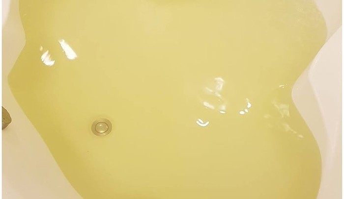 Yellow, rusty tap water - Water, Harm, Compensation, Services, Public Utilities, Justice
