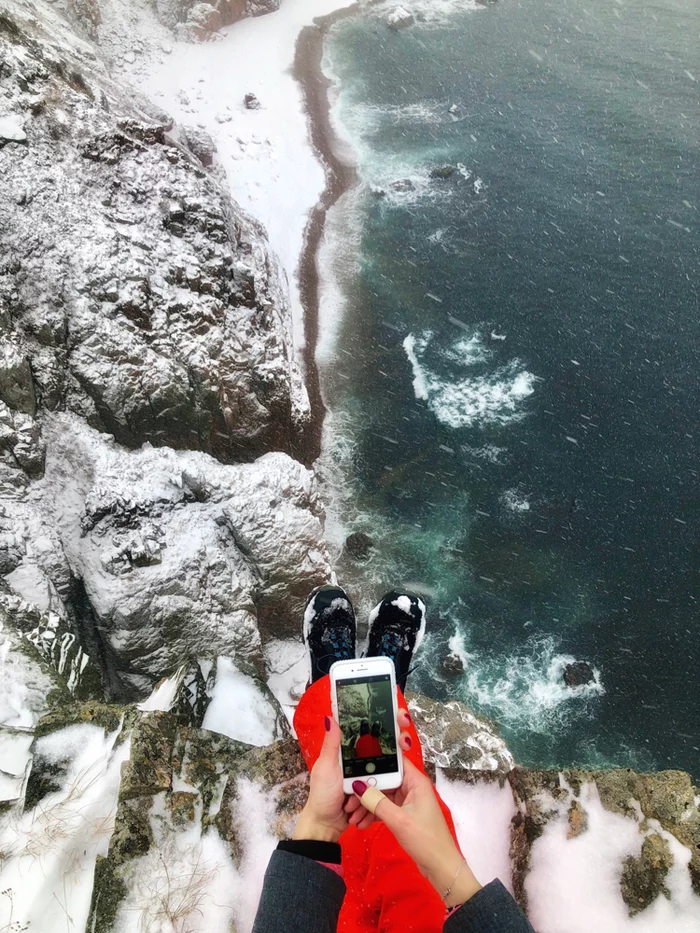 Feet over the cliff - My, Extreme, Legs, Nature, View, Height, Winter, Landscape, The photo, Longpost