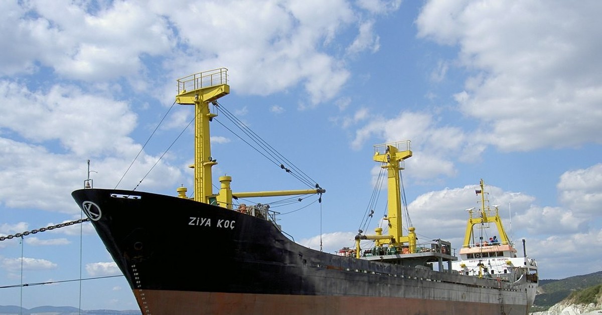 Зия коч корабль. Кабардинке сухогруз ziya koc. Зия коч в кабардинке. Зия коч корабль. Кабардинке сухогруз ziya koc.