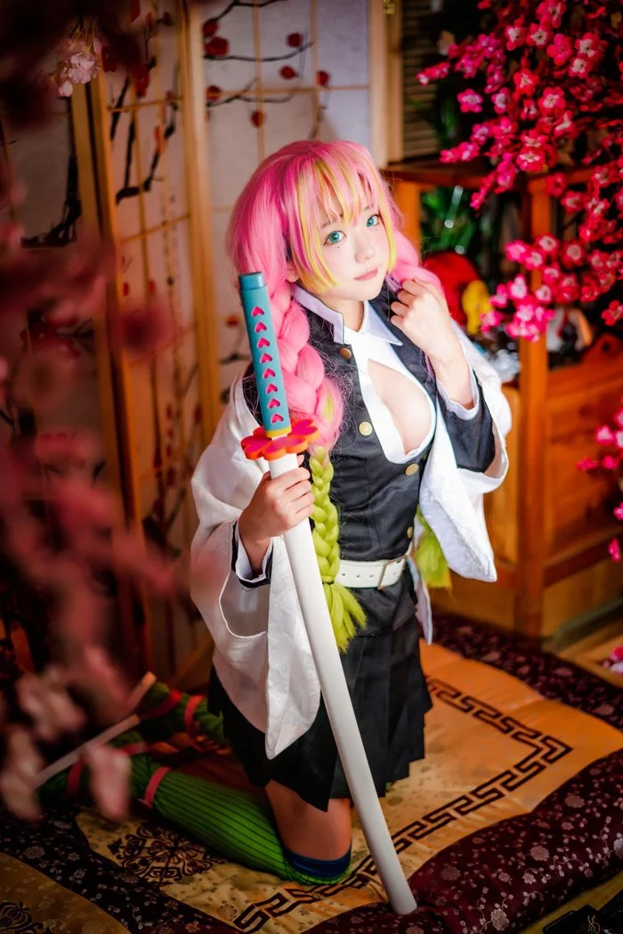 Mitsuri Kanroji Mitsuri Kanroji, Kimetsu No Yaiba, Косплей, Красивая девушка, Длиннопост