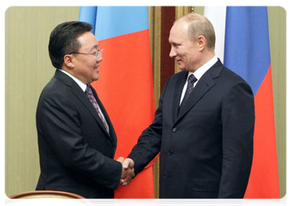 Mongolia puts ex-president Elbegdorj on Interpol wanted list - Mongolia, Politics, Corruption, Interpol, Bank, Bribe, The president, 