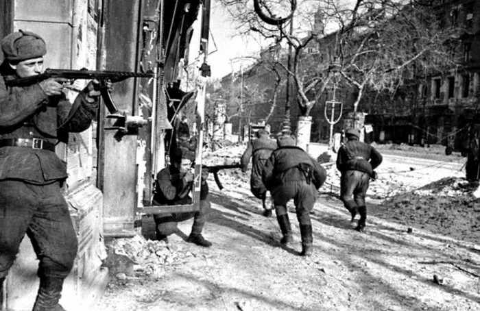 “Second Stalingrad”: the assault on Budapest is one of the bloodiest urban battles in the history of Europe - The Second World War, the USSR, Germany, Hungary, The holocaust, Budapest, Red Army, Street fighting, Video, Longpost