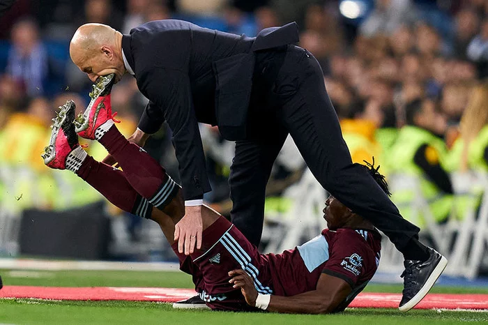 Zinedine Zidane: “let my feet be in my mouth!” Joseph Ida: whatever you say... - Zinedine Zidane, Celta Vigo, real Madrid, Feet in my mouth