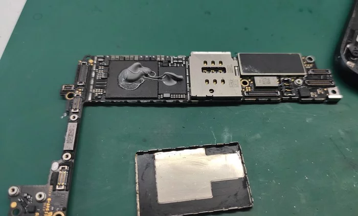 I stumbled xD. Iphone 7 - My, Apple, iPhone, iPhone 7, Repair, Ремонт телефона, Recovery, Soldering, Moscow, Longpost