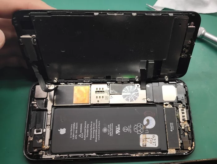 I stumbled xD. Iphone 7 - My, Apple, iPhone, iPhone 7, Repair, Ремонт телефона, Recovery, Soldering, Moscow, Longpost