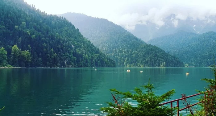 Beautiful Abkhazia and local divorce - My, The photo, Lake, Abkhazia, Militia, Divorce for money