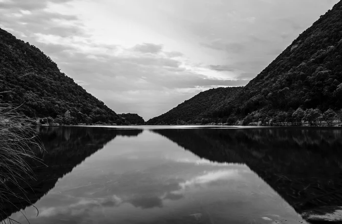 Lake Segrino - My, Landscape, Lake, The hills, Italy, Black and white, Nikon, The photo