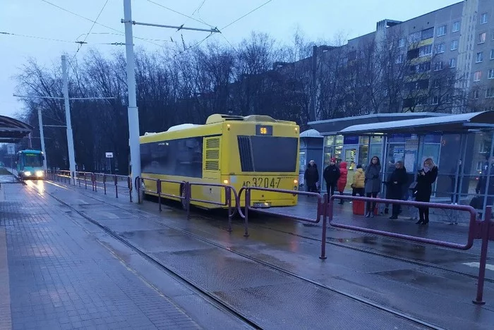 Trambus - Bus, Public transport, Traffic jams