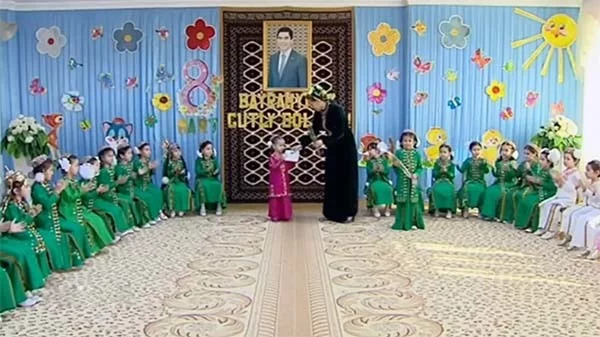 On March 8, women of Turkmenistan will receive three dollars - Turkmenistan, March 8 - International Women's Day, Presents, Generosity