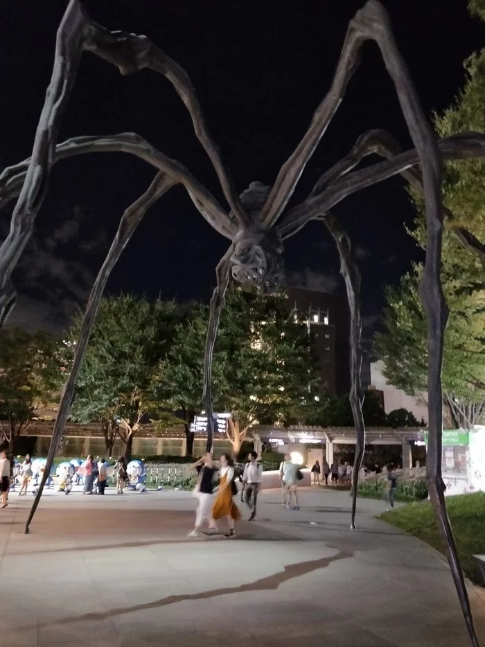 I would take a photo with a statue like this - Spider, Sculpture, Dark Messiah