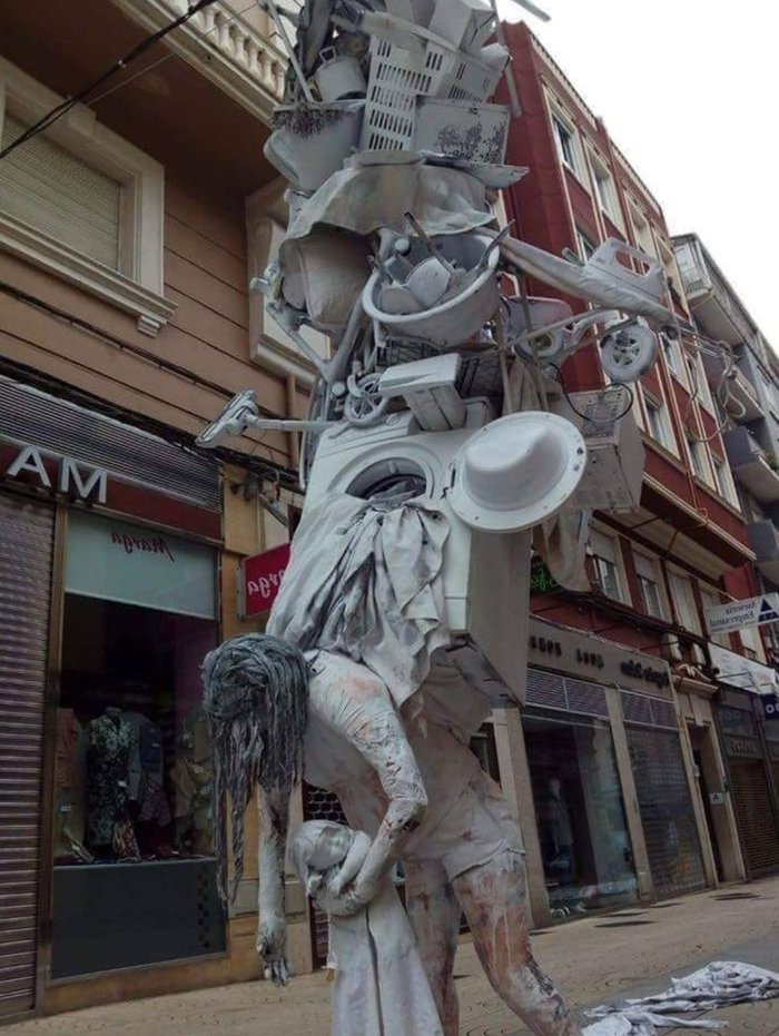 ������� ������� ����. �� ��� ������. �������� �������, ����������� � ������� �� ����� �� �������. ( �������)