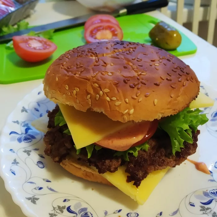 Well, look how handsome he is! - My, Cooking, Burger, Homemade, Kitchen