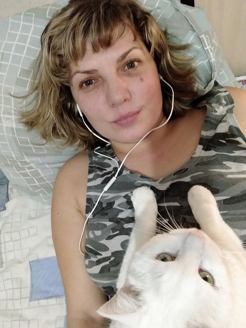 Peter-Dolzhanskaya permanent residence. Part 10. 462 days have passed since the move! It's 23 degrees here! And you? - My, Relocation, Everyday life, cat, A life, Sea, Azov sea, Cossack village, Village, Longpost