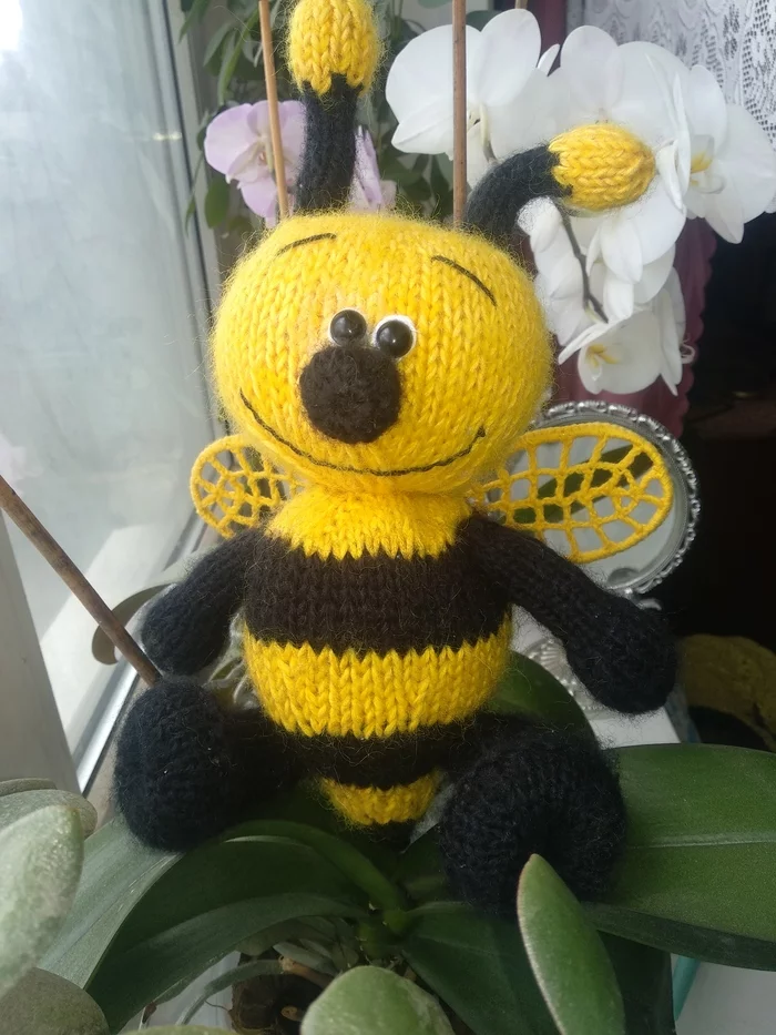 Cheerful bees - My, Needlework without process, Knitting, First post, Soft toy, Knitting, Longpost