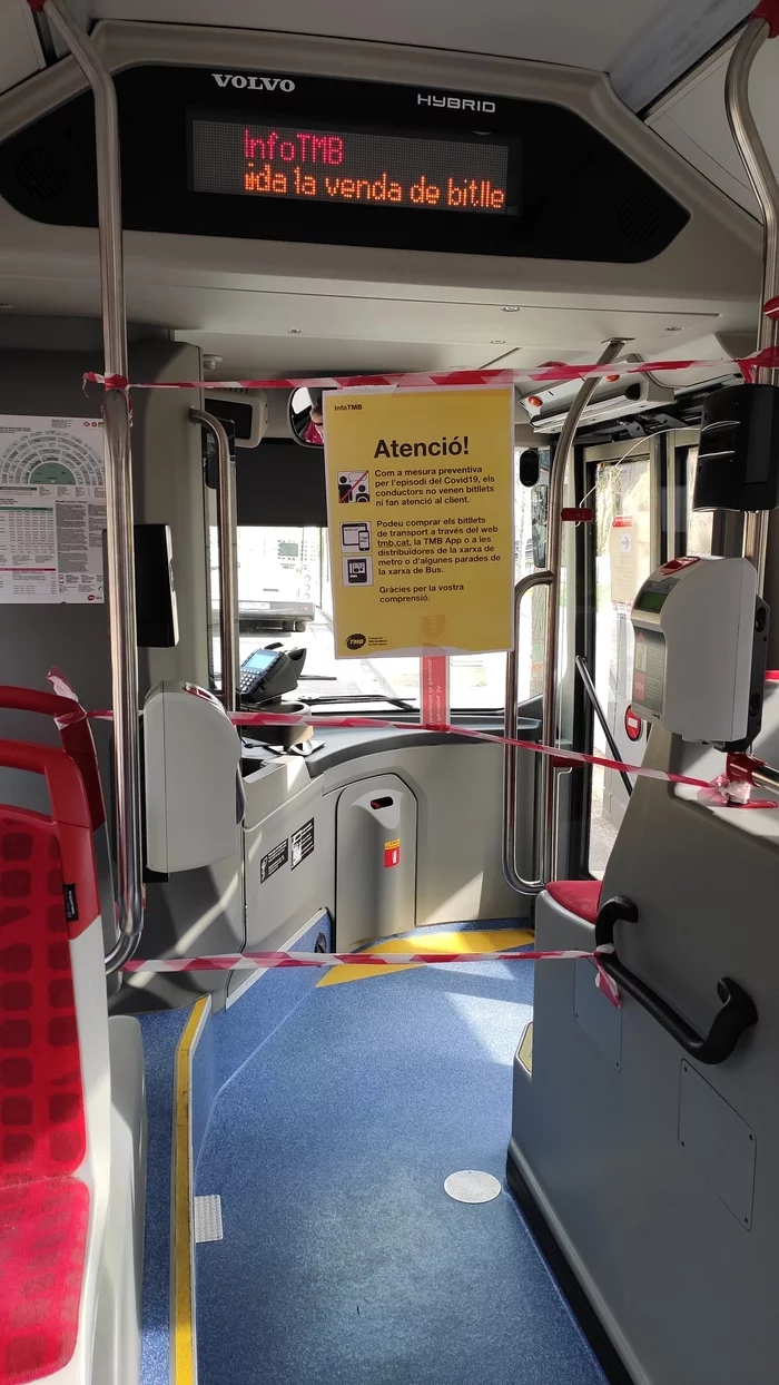 In Barcelona you cannot approach the bus driver. The Airbus carries no more than 15 people - My, Coronavirus, Bus, Barcelona (city), Spain, Announcement, Longpost