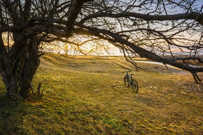 Looking for the setting sun - My, A bike, Landscape, Sunset, Steppe, Pokatushki, Nature, Saratov region