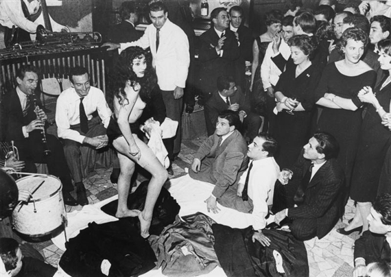 Three months in prison for disrespect for morality - NSFW, Italy, 1958, Stripper