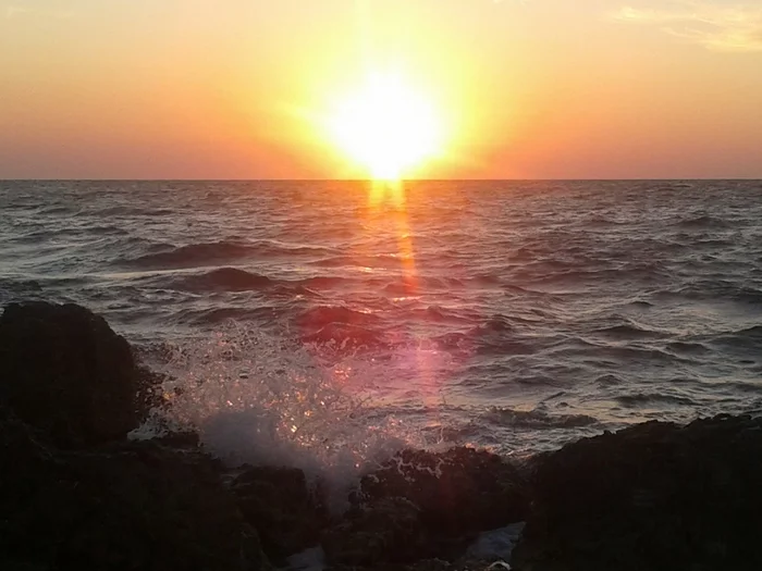 Sevastopol sunset...! - My, Sunset, Sevastopol, Black Sea, Wild beach, Crimea, Crimea is ours, Longpost