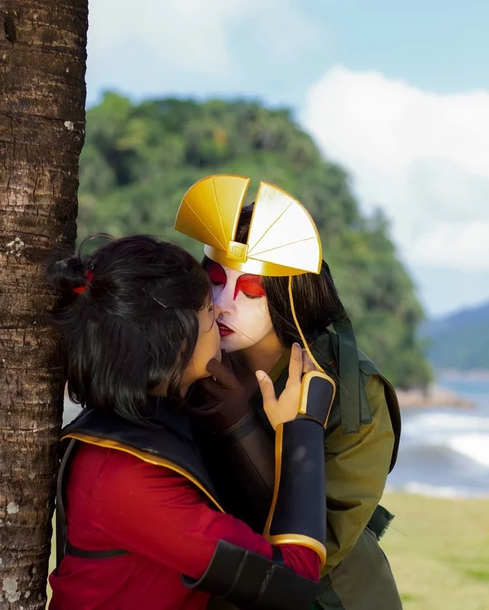 Cosplay of Kyoshi and Rangi from the book Becoming Kyoshi - Avatar, Kyoshi, The Rise of Kyoshi, Cosplay, Girls, Longpost, Lesbian