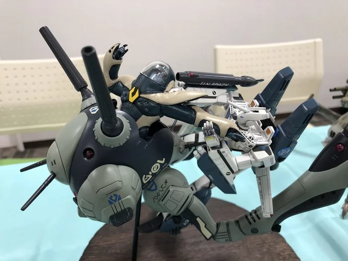 Diorama reproducing the moment from DYRL: Valkyrie extracting a Zentradi pilot from an armored vehicle - Macross, Robotech, Stand modeling, Anime, Figurines, Longpost